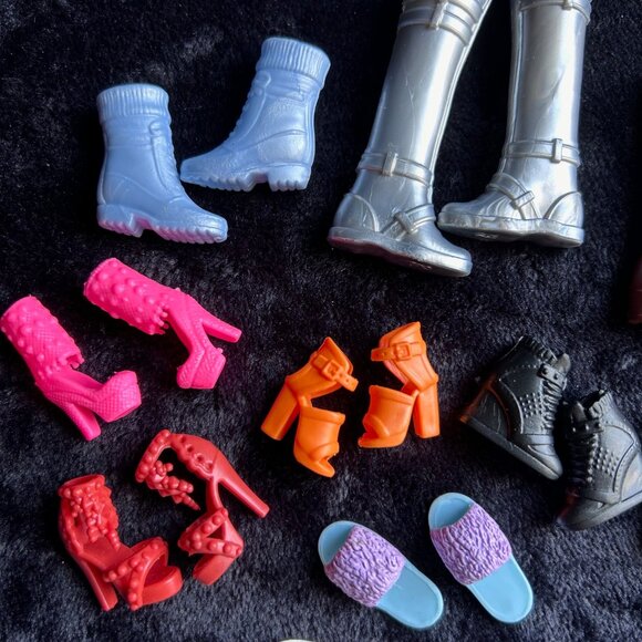 Big Lot of Barbie doll shoes Boots & Heels + Free Gift - Picture 7 of 10